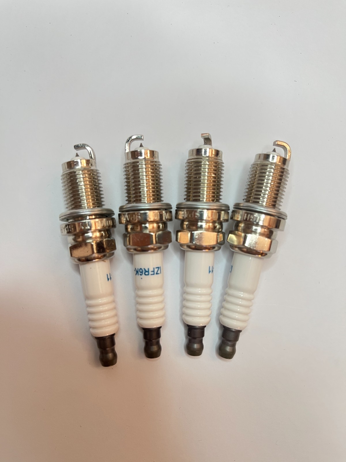 4pcs NGK Iridium Spark Plug For Accord Civic CRV Acura IZFR6K11 6994 9807B-5617W