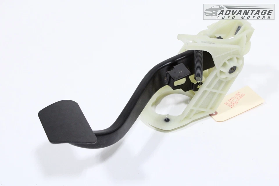 2013-2016 BMW 320I F30 BRAKE STOP PEDAL W/ SUPPORT MOUNT BRACKET OEM - Image 2 of 4