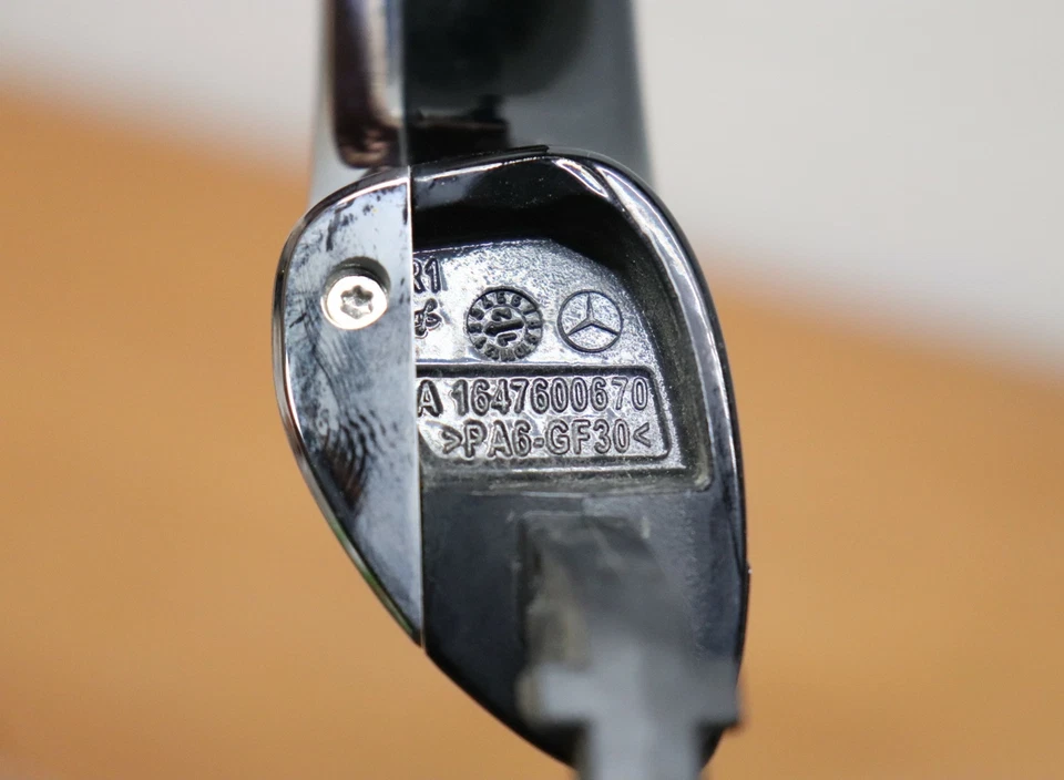 Manija de puerta exterior trasera derecha o izquierda Mercedes R350 W251 2006-2012 A1647600670 Foto 3 de 4