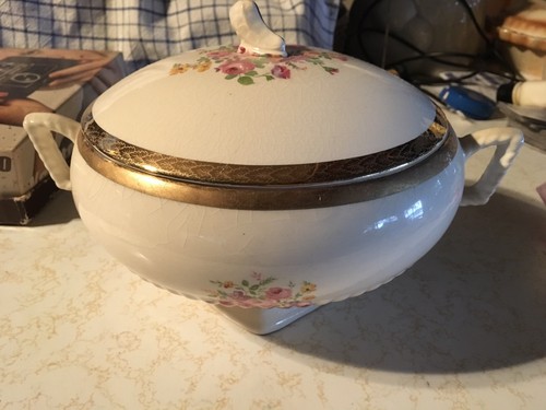 Vintage Covered Dish - Picture 3 of 6