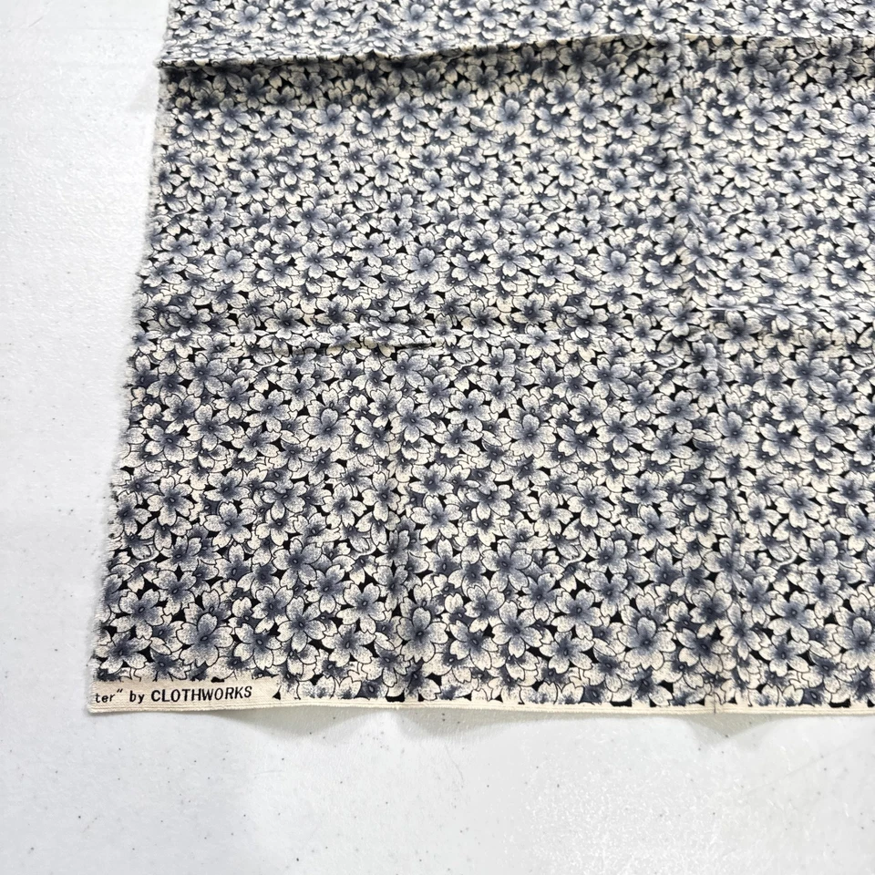 clothworks fabric quilting cotton black white floral 18x42 - Image 3 of 4