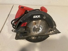 Sierra circular SKIL 15 amperios 7-1/4 pulgadas con guía láser de haz único - 5280