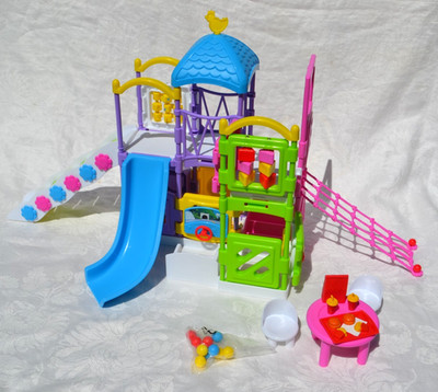 Kelly Sister of Barbie Playland PlaySet 88704 complete with box Mattel 2000