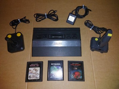 Atari 2600 Konsole im super Zustand + voll funktionsfähig + 3 Spielmodule.