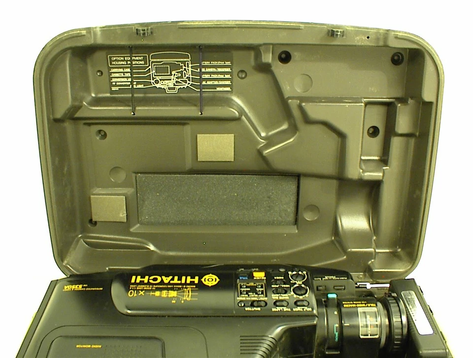 HITACHI CAMCORDER 5350A CAMERA & VIDEO with CASE and KEYS - Image 4 of 4