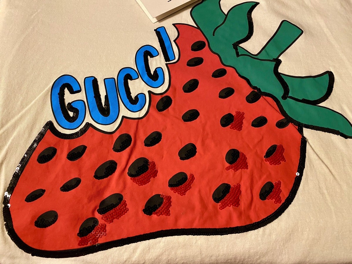 Gucci 2019 White Strawberry Sequin Oversize T-shirt 36 38 0 Gucci 2019 White Strawberry Sequin Oversize T-shirt 36 38 0