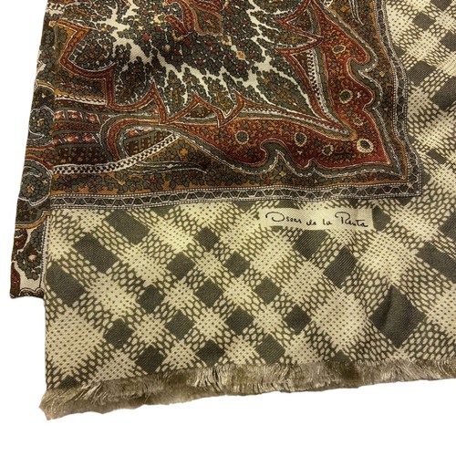 #6197 Oscar De La Renta Green Square Scarf Paisley print - Picture 4 of 6