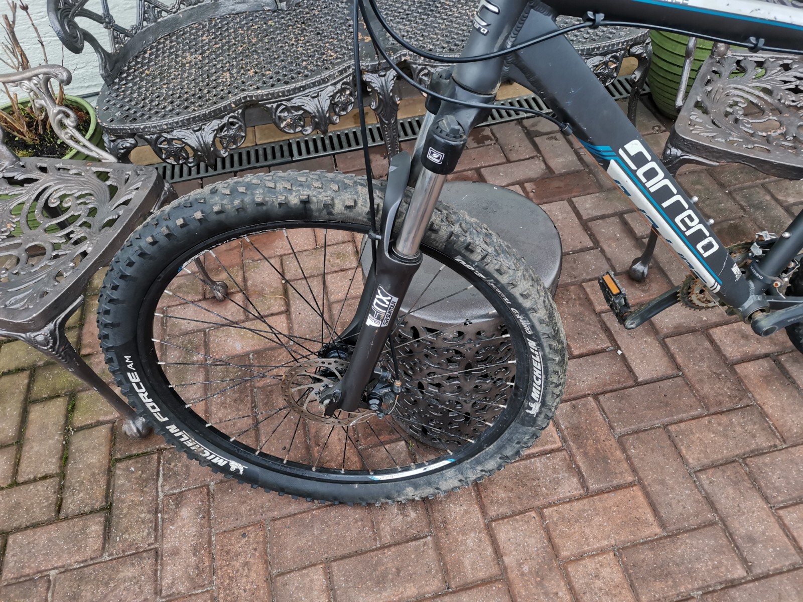 Carrera Vengeance Mountain Bike Spares Or Repair Large Frame 27.5
