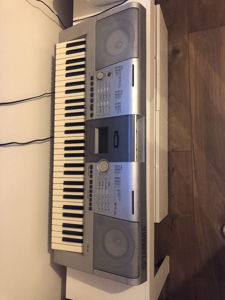 Full Size YAMAHA PSR295 Keyboard Synthesiser XGlite USB FAULTY