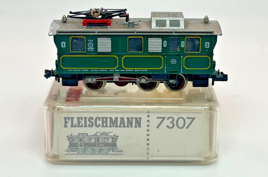 N Scale Fleischmann 7307 Green Track Cleaning Locomotive Original