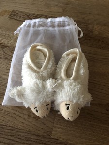 doudou et compagnie lamb slippers