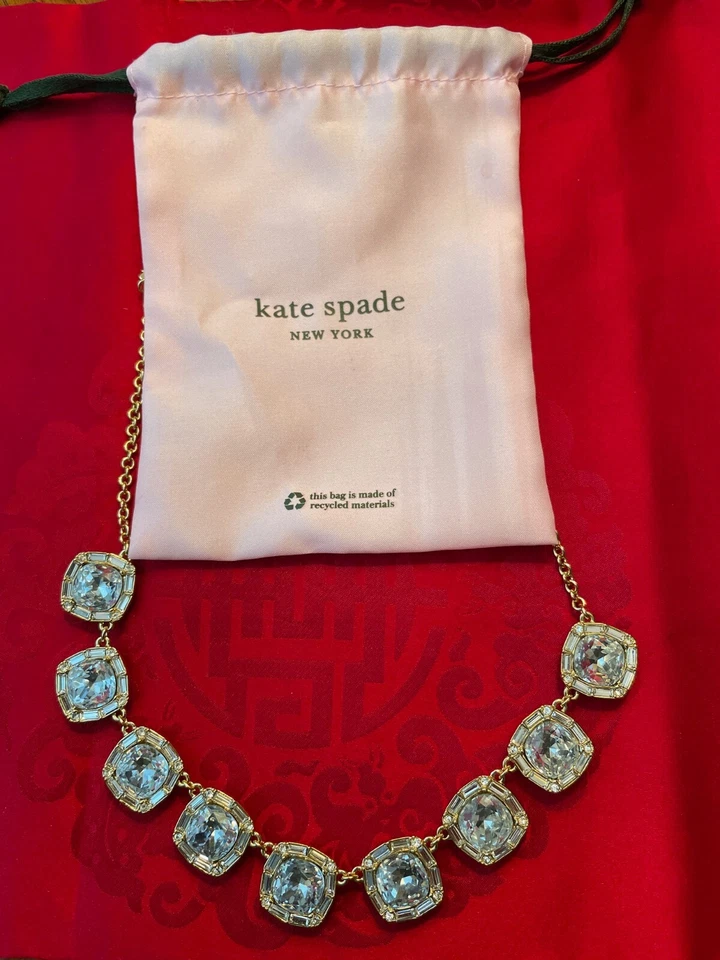 Elegante Collar de Cadena Kate Spade NY 9 Cuadrado 0,75" Cristal Blanco 18" + Bolso Foto 2 de 4