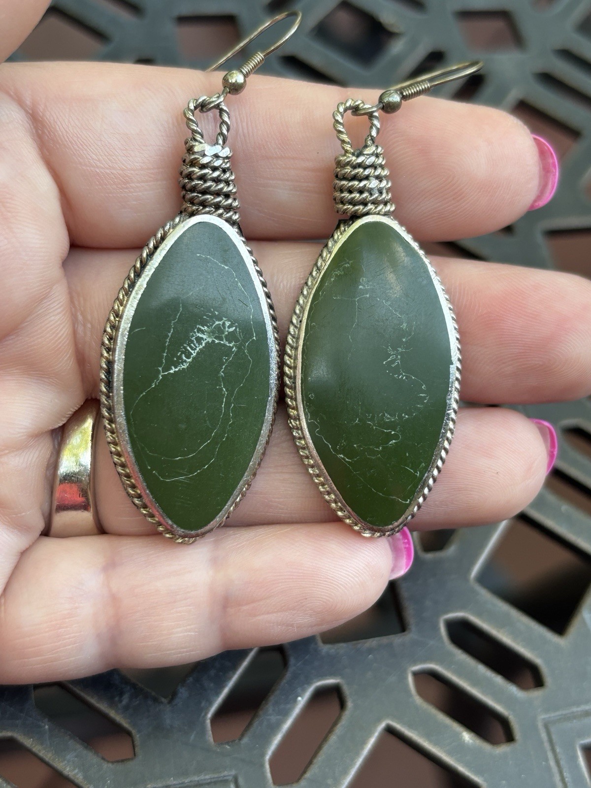 Vintage Green Oval Silver Design Earrings