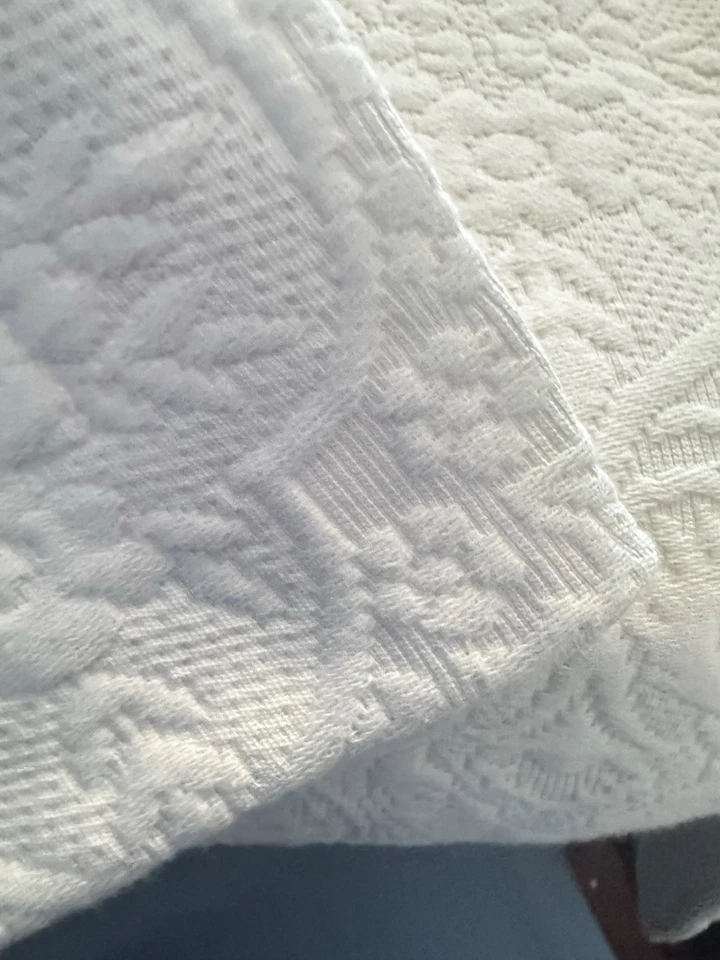 THE COMPANY STORE Ivory Matelasse Cotton Embossed 2 King Shams Portugal 20”x36” - Image 2 of 4