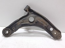 Triangle de suspension Toyota YARIS