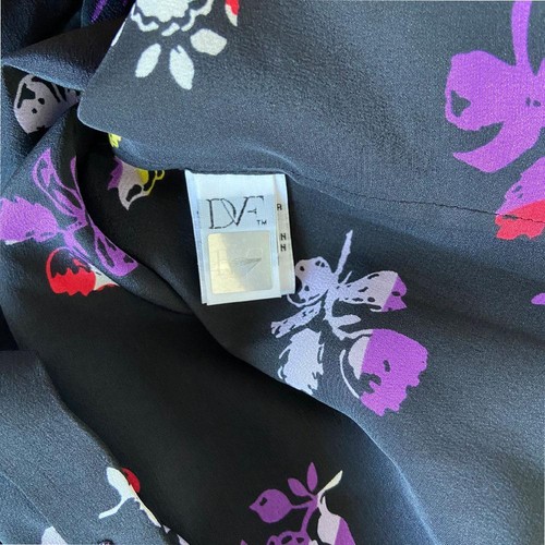Schwarzes geblümtes Top von Diane von Furstenberg, mehrfarbig - Bild 4 von 4