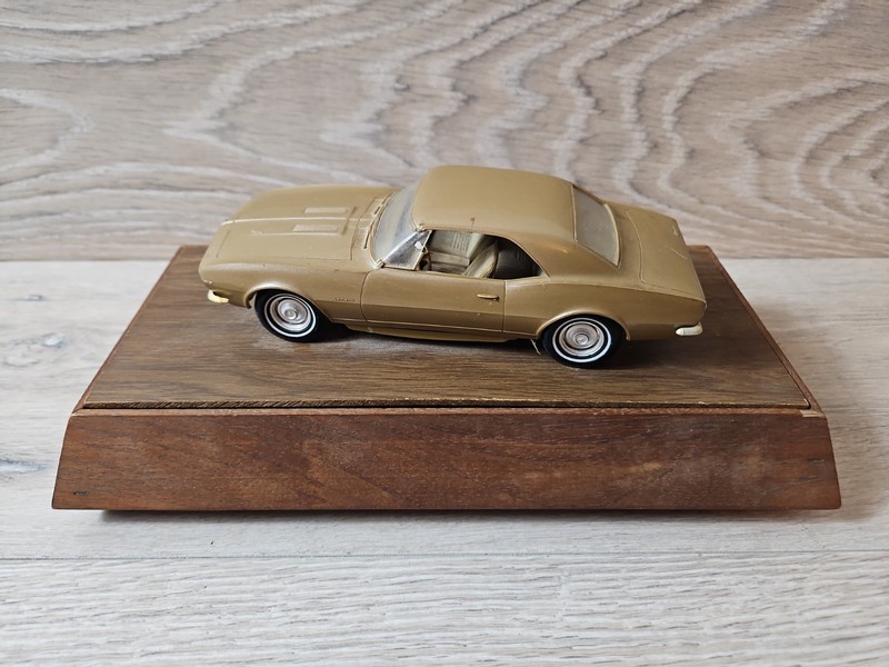 1967 Camaro SS dealer promo car on radio pedestal box. Untested 