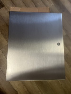 nvent Hoffman CSD20168SS 20'' x 16'' x 8'' CONCEPT Single-Door Wall-Mount Enclosure