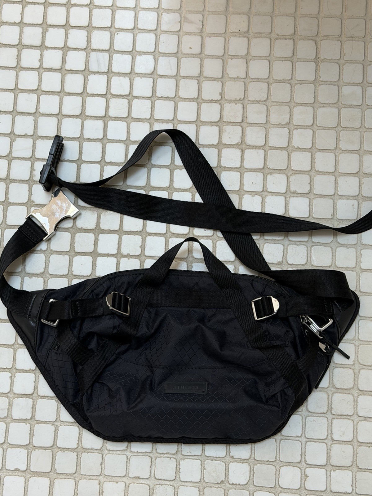 ATHLETA EXCURSION CROSSBODY LARGE SLING BELT BAG … - image 4