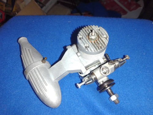 FOX 25 R/C MODEL AIRPLANE ENGINE w/ MUFFLER - A GOOD ONE !