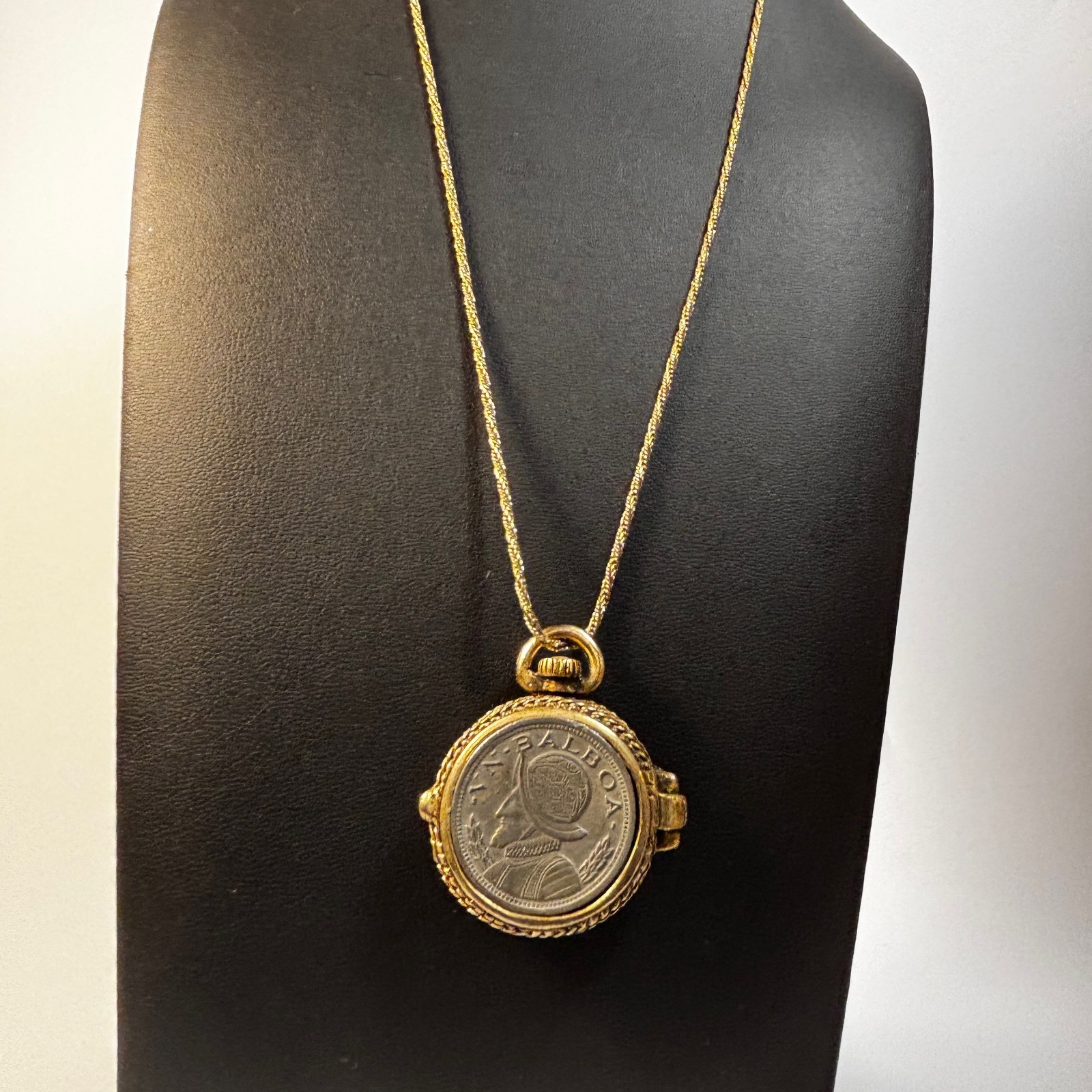 Pendant Necklace Solid Perfume Compact Locket Vin… - image 7