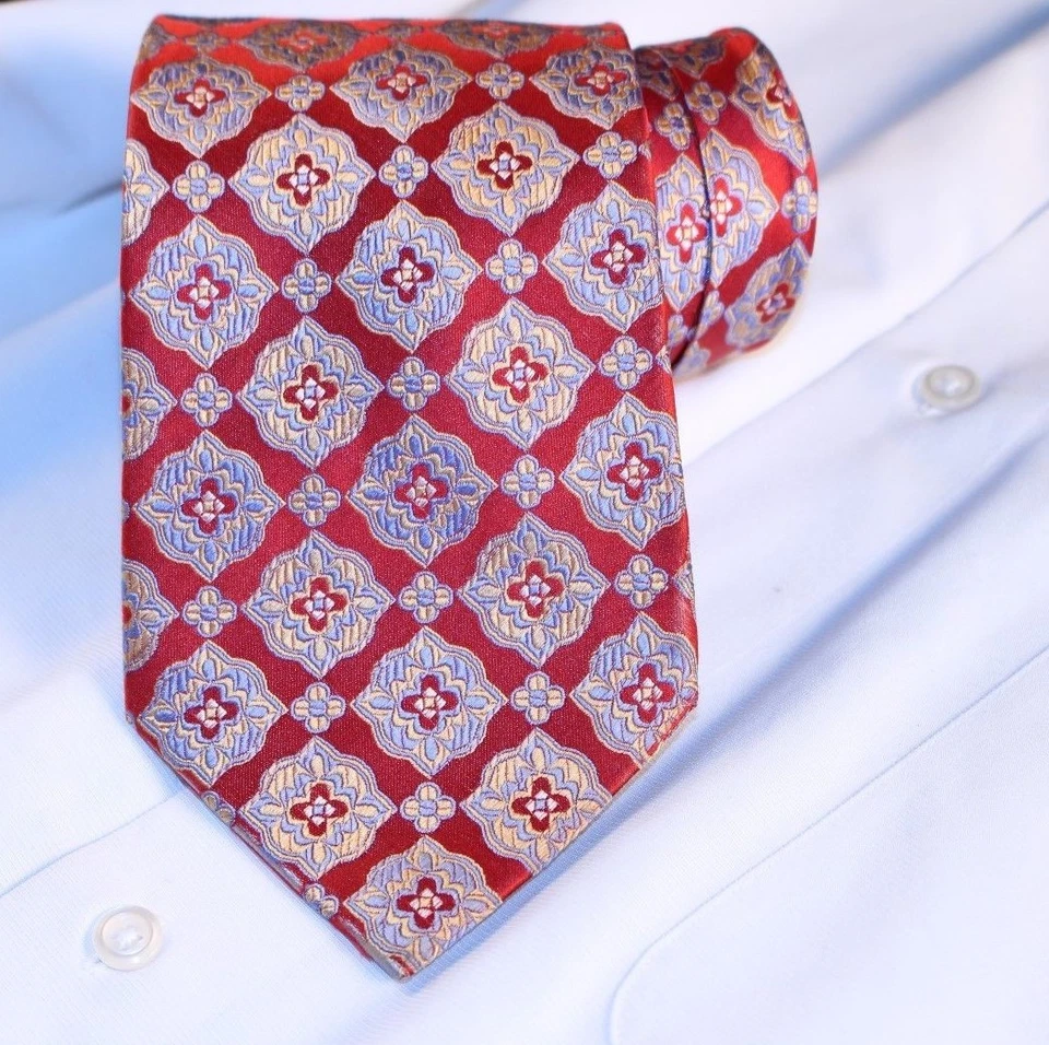 Corbata tejida de seda geométrica roja plateada blanca BUGATCHI UOMO 59" L x 4" W Foto 2 de 4