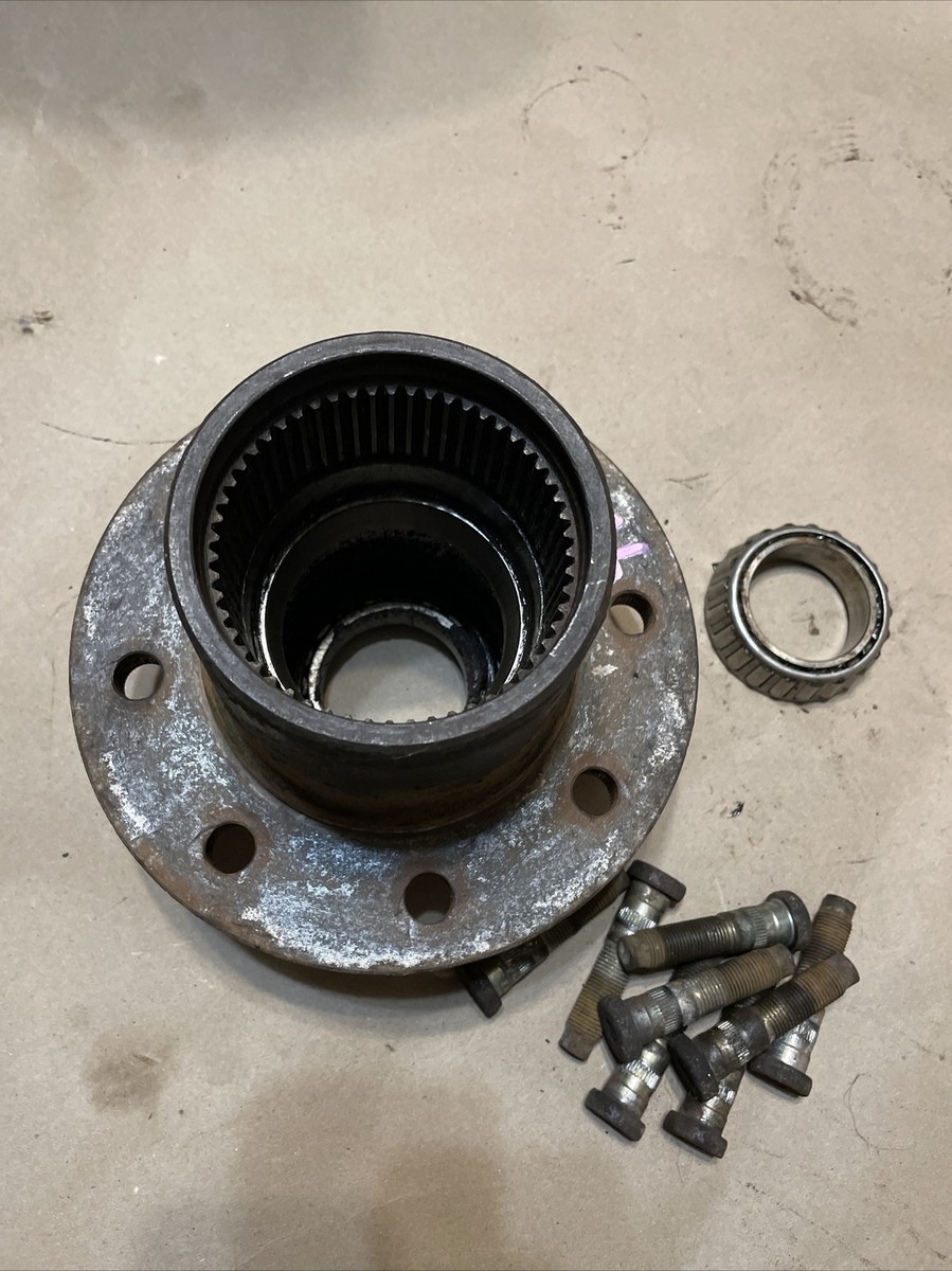 1992-1997 Ford F250 F350 Dana 50 60 SRW 4X4 Front Axle Wheel Hub