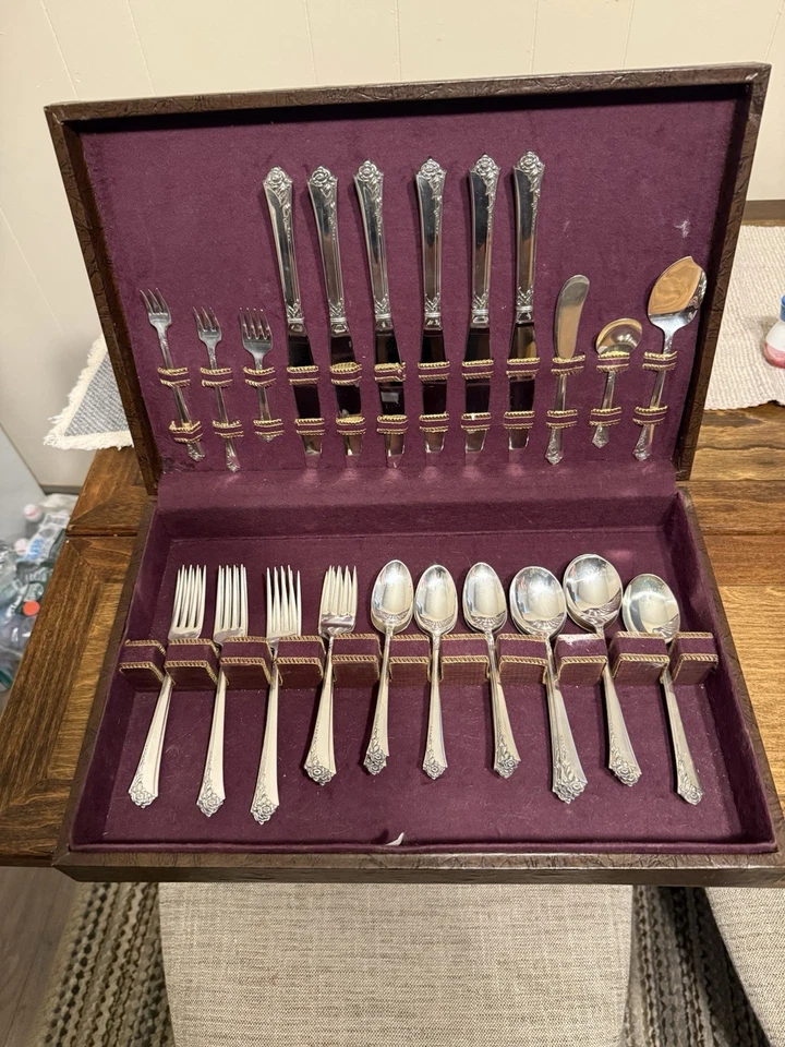 Juego de cubiertos Heirloom plata esterlina damasco rosa Foto 2 de 4