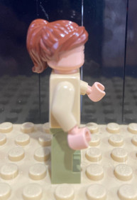 Lego Star Wars Female Resistance Soldier Minifigure from set 75103