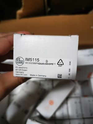 Ein IFM IM5115 Neu Näherungsschalter Sensor