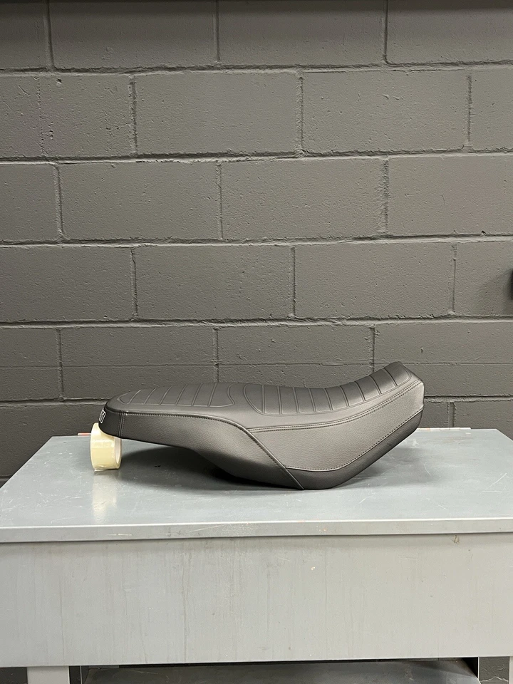 Assento Ducati Scrambler 1100 removido de um novo modelo 2023 - Imagem 3 de 4