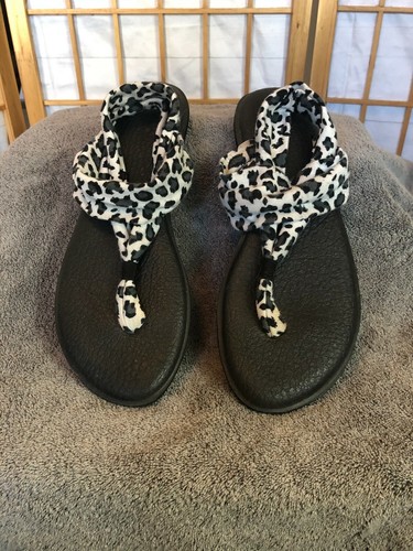 white sandals size 10