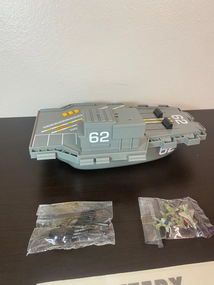 Funrise Navy Aircraft Carrier Toy 12” Working Lights & Sounds 1994 W/4 Planes - Image 2 of 4