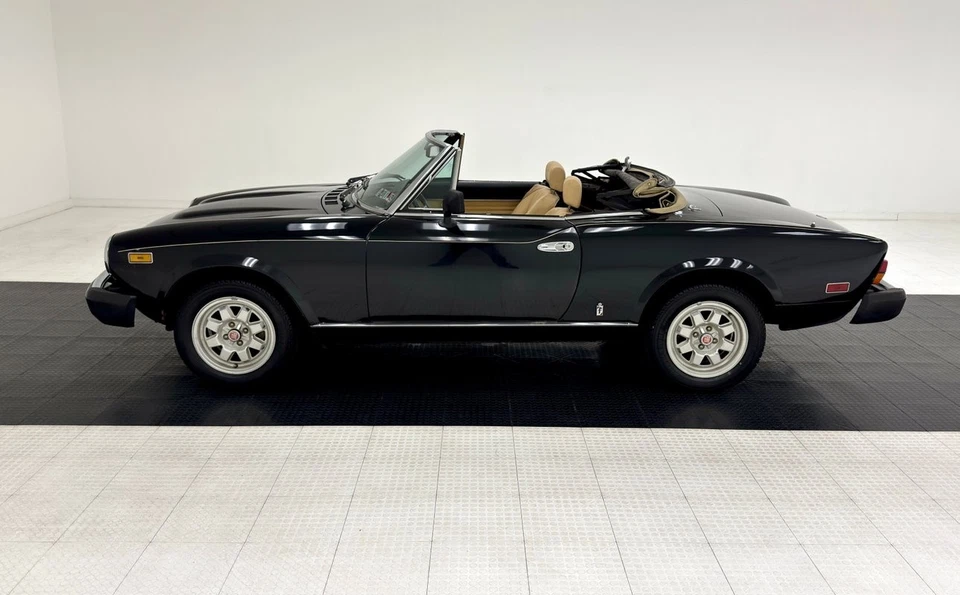 Fiat Spyder 2000 1982 convertible Foto 4 de 4