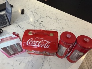 coca cola memorabilia 2 Items serviette Dispenser & Portable Fm Scan