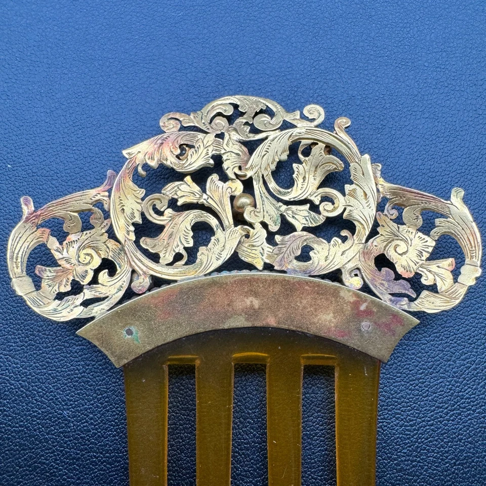 Peine de pelo victoriano de dragones, diamantes y rubíes de oro amarillo de 14k Foto 3 de 4