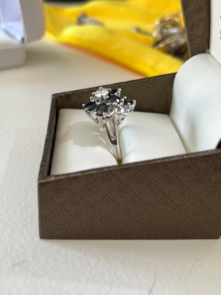 $3500+ Estate 0.47 ct Diamond and Sapphire 14K White Gold Ring - Image 3 of 4