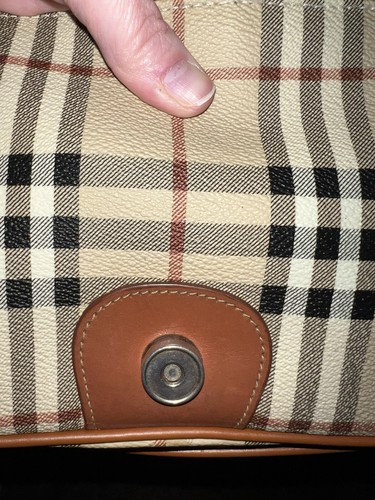BURBERRY Bag. Vintage Burberrys Beige and Brown Check Shoulder Saddle Bag . - Picture 11 of 20