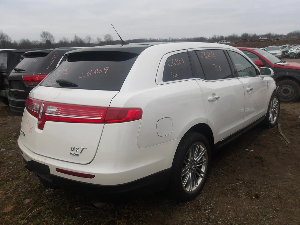 Used Automatic Transmission Shift Lever Assembly fits: 2015 Lincoln Mkt Grade A - Image 4 of 4