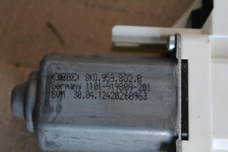 2012 大众 TOUAREG 右乘客前门窗电机 8K0959802B — 第 3/4 张图片