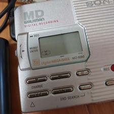 Sony MD Walkman MZ-R90 Portable MiniDisc Recorder