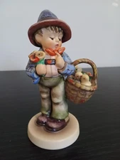 M.I. Hummel  "Easter Greetings"  HUM 378  TMK 6