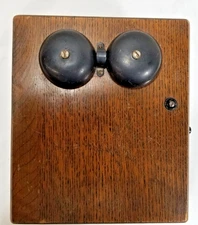 ANTIQUE  5 BAR TELEPHONE CRANK GENERATOR IN OAK CABINET VERY CLEAN WORKS FINE