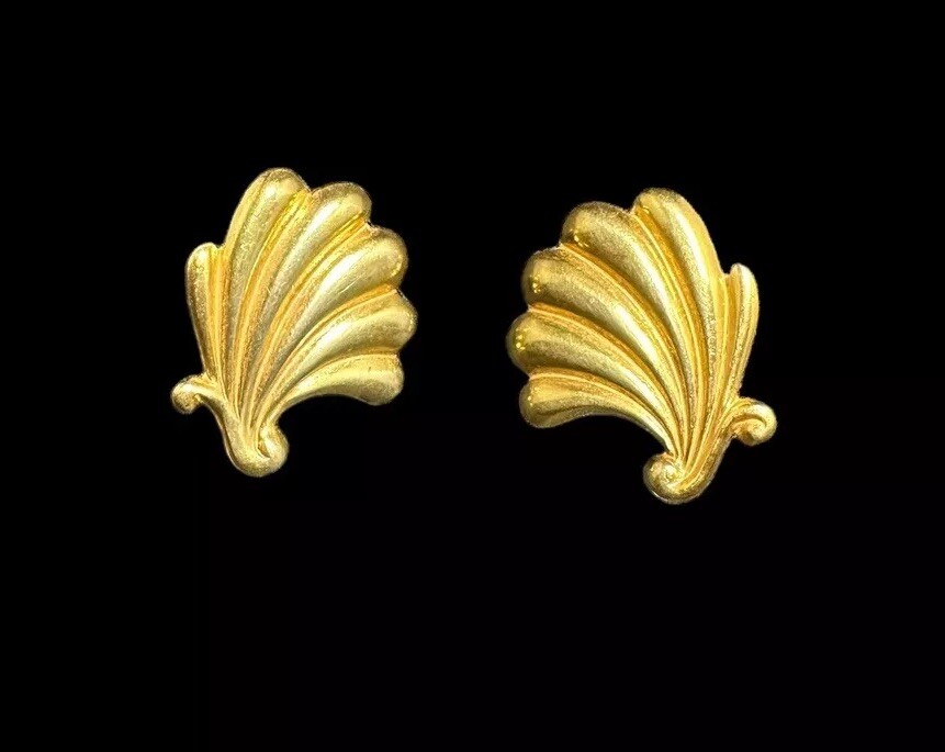 Vintage Miriam Haskell Screwback Earrings Gold Scalloped Fan Clip On Signed