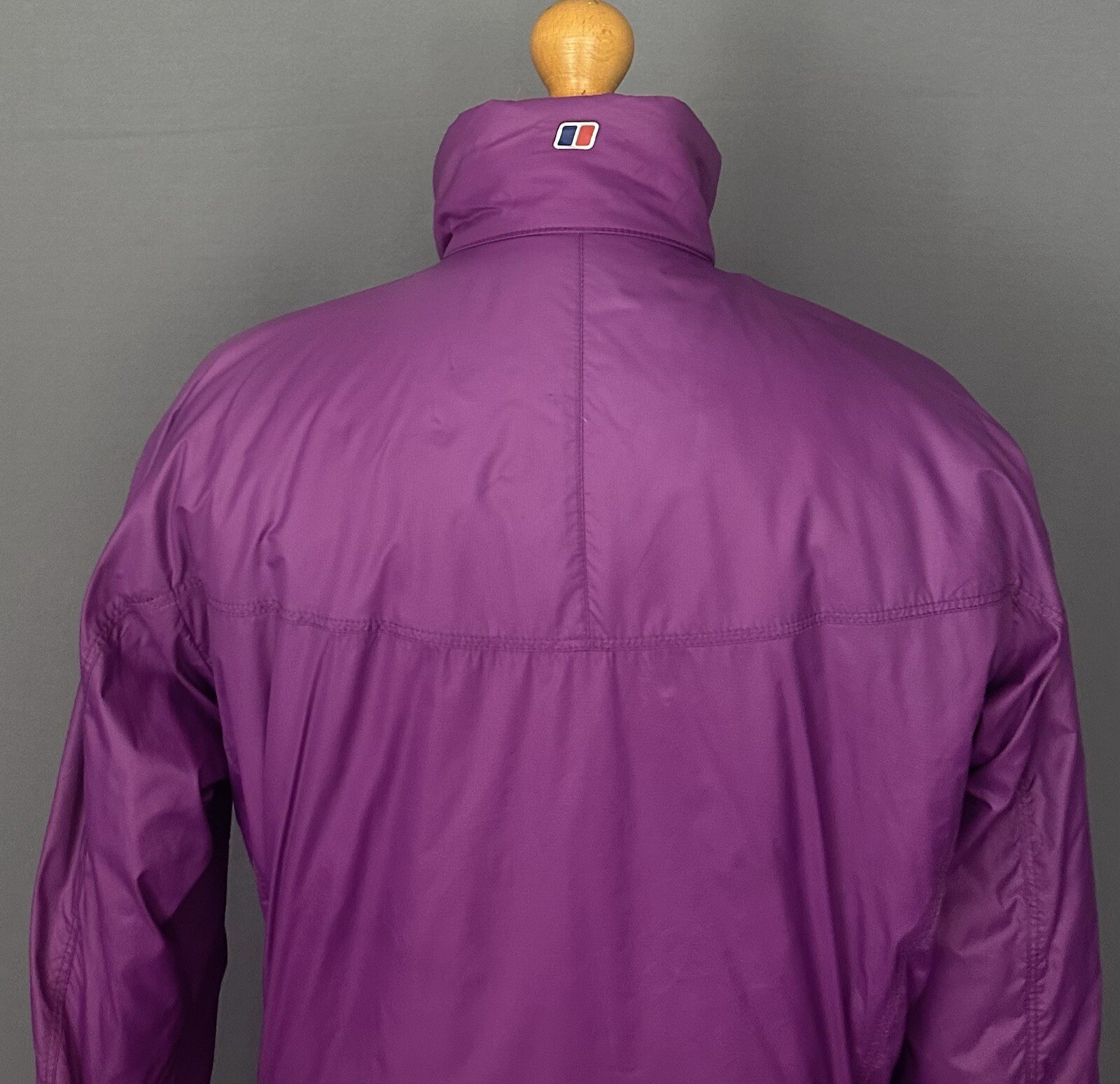 BERGHAUS EXTREM JACKET / PERTEX MICROLIGHT COAT -… - image 14