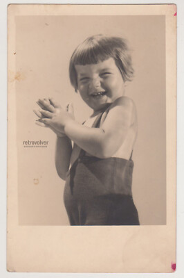 Golden Laughter Little Girl Kind Smiling Summer Joy Happy Kid Schnappschuss Foto