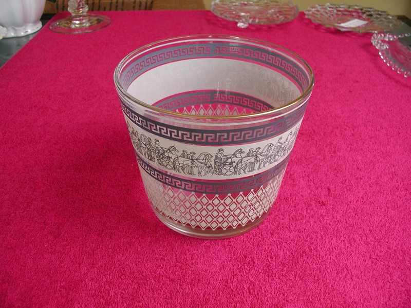 Jeanette (Patrician) 5 3/4" ICE BUCKET Slight gold loss on rim 