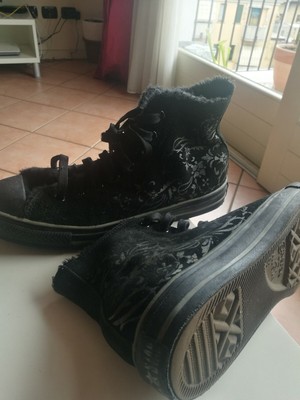 converse nere con pelliccia