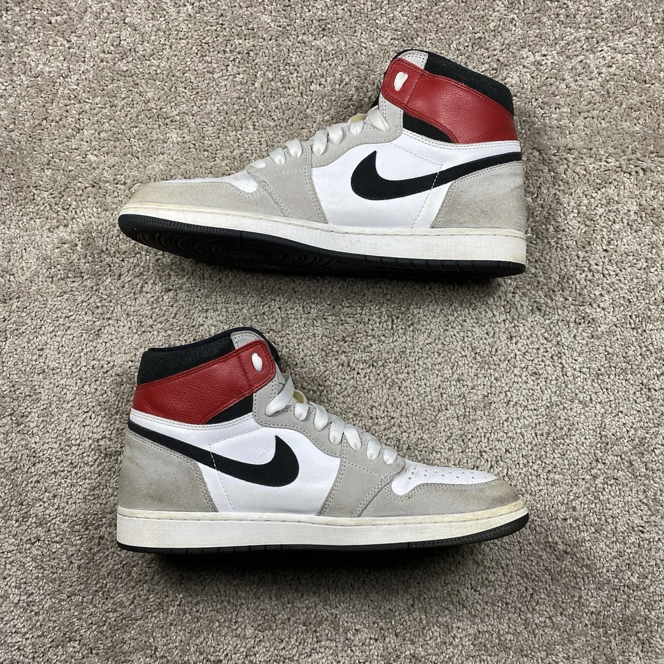 Talla 13 - Nike Hombre Air Jordan 1 Retro Alto OG Gris Humo 2020 555088-126 Foto 2 de 4