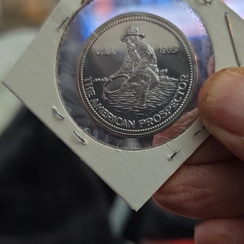 Engelhard 1985 American Prospector 1 /2oz .999 Fine Silver limited edition Round